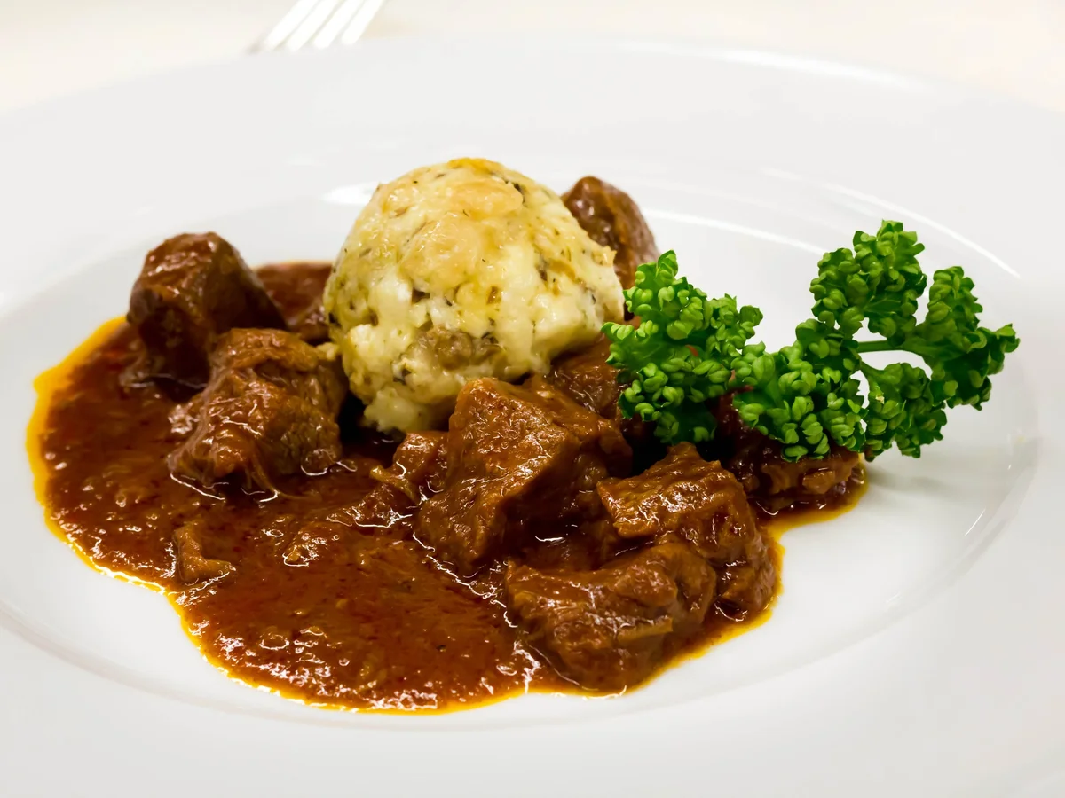 Rezept: Hirschgulasch Bild Nr. 6513 Hirschgulasch - Rezept - Bild Nr. 6513