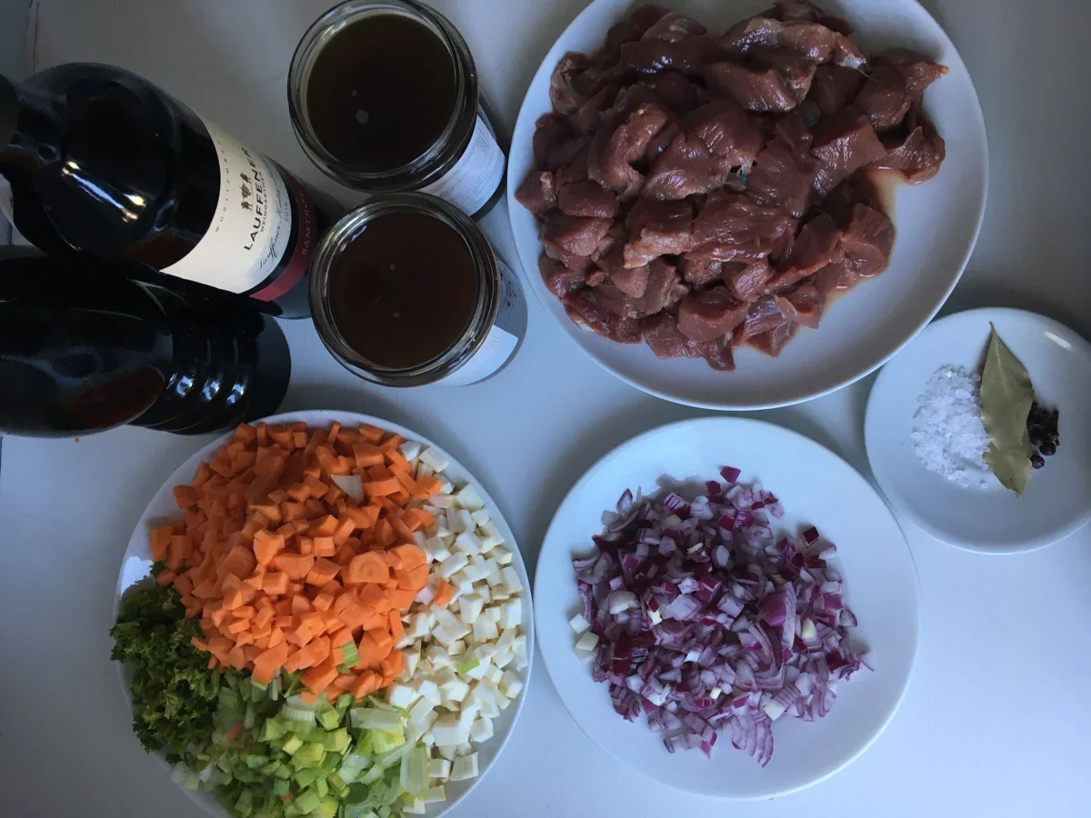 Rezept: Hirschgulasch Bild Nr. 6508 Hirschgulasch - Rezept - Bild Nr. 6508