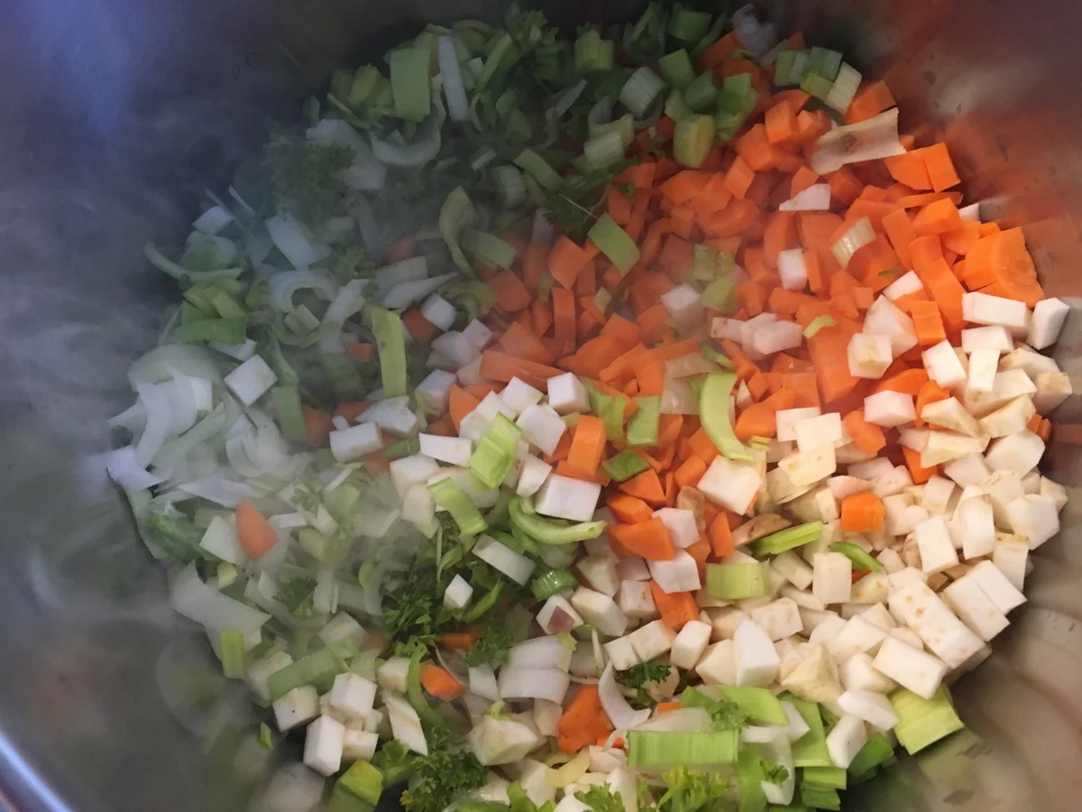 Rezept: Hirschgulasch Bild Nr. 6510 Hirschgulasch - Rezept - Bild Nr. 6510