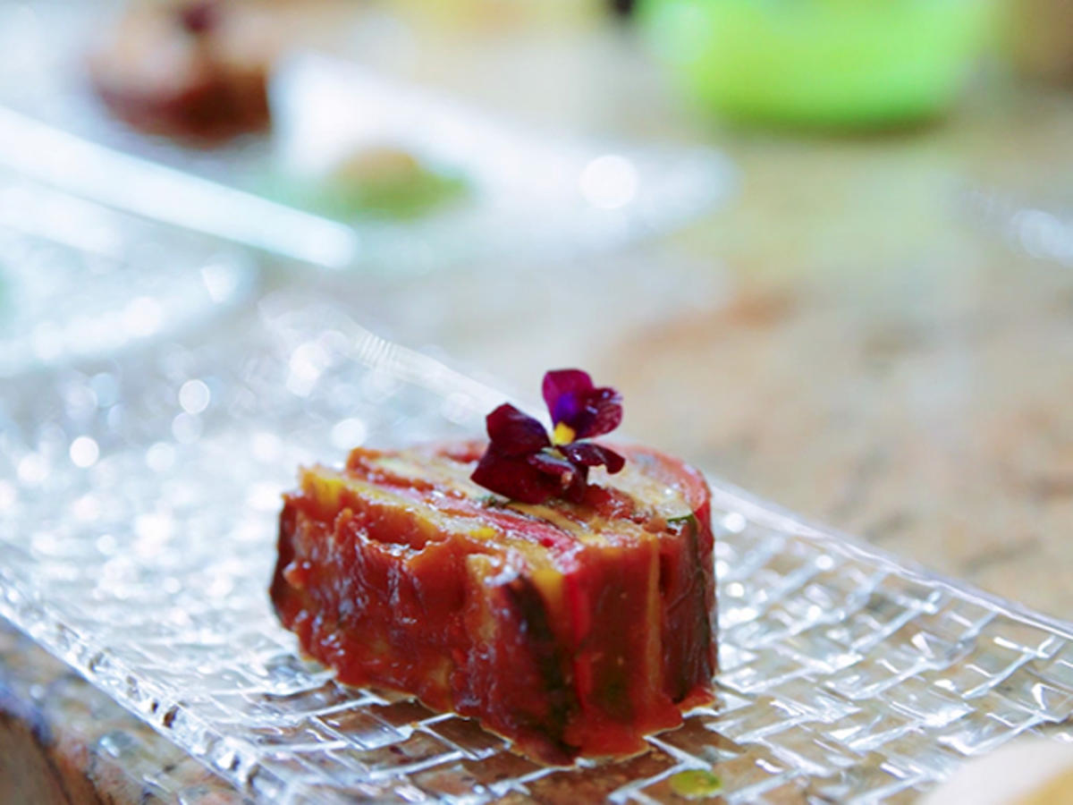 Grillgemüseterrine mit weißem Tomatenschaum an Bergkräutersalat -
Rezept Eingereicht von Das perfekte Dinner