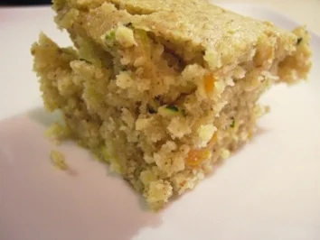 Kuchen: Zucchini-Gugelhupf mit einem Hauch Möhre ;-) - Rezept