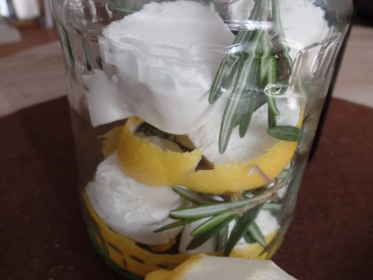 Rezept: Eingelegter Ziegenfrischkäse Bild Nr. 6492 Eingelegter Ziegenfrischkäse - Rezept - Bild Nr. 6492