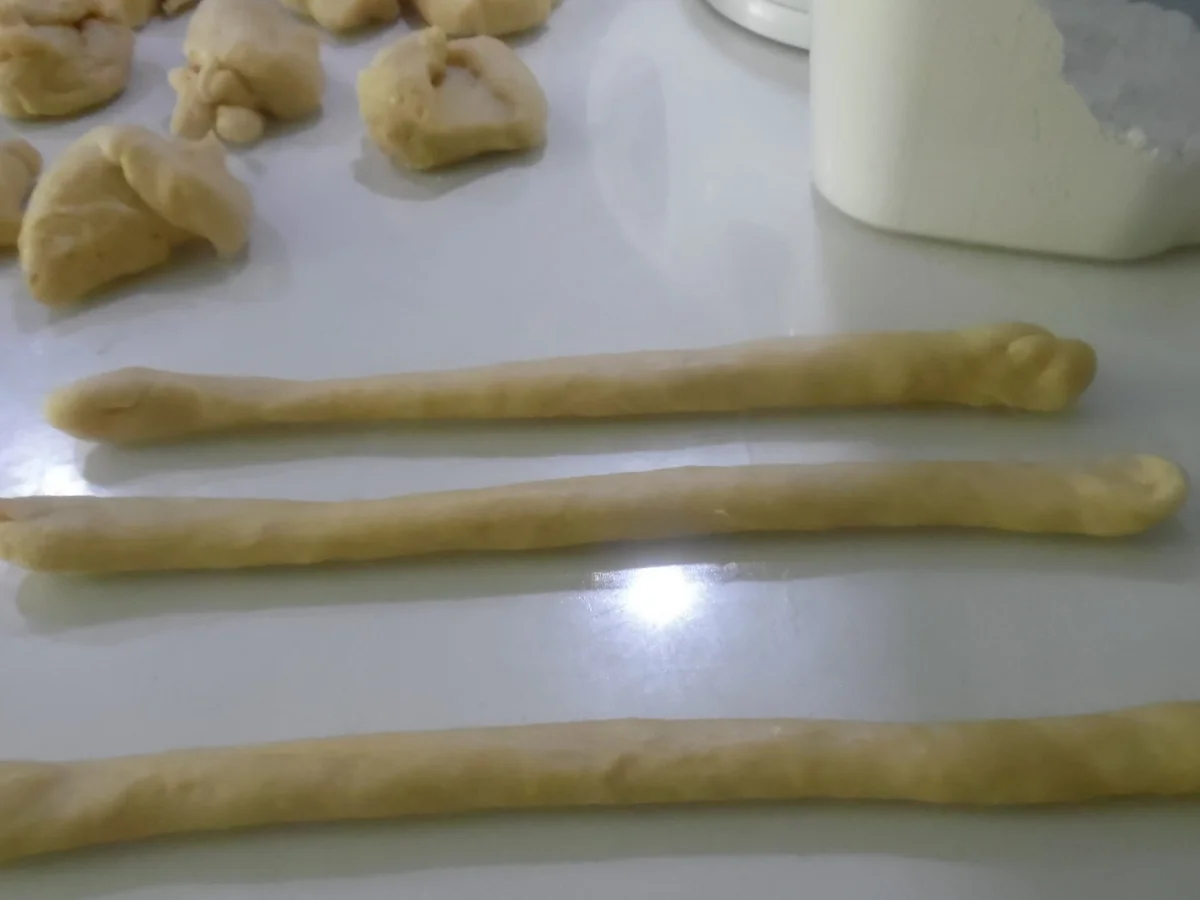 Rezept: Geflochtene Milchbrötchen Bild Nr. 6510 Geflochtene Milchbrötchen - Rezept - Bild Nr. 6510