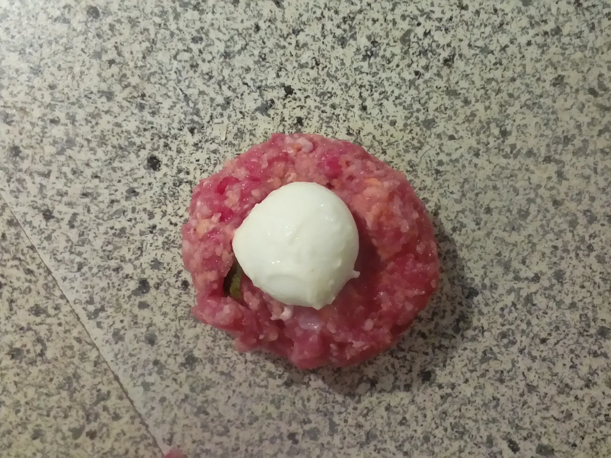 Gefüllte Hackbällchen - Rezept - Bild Nr. 6498