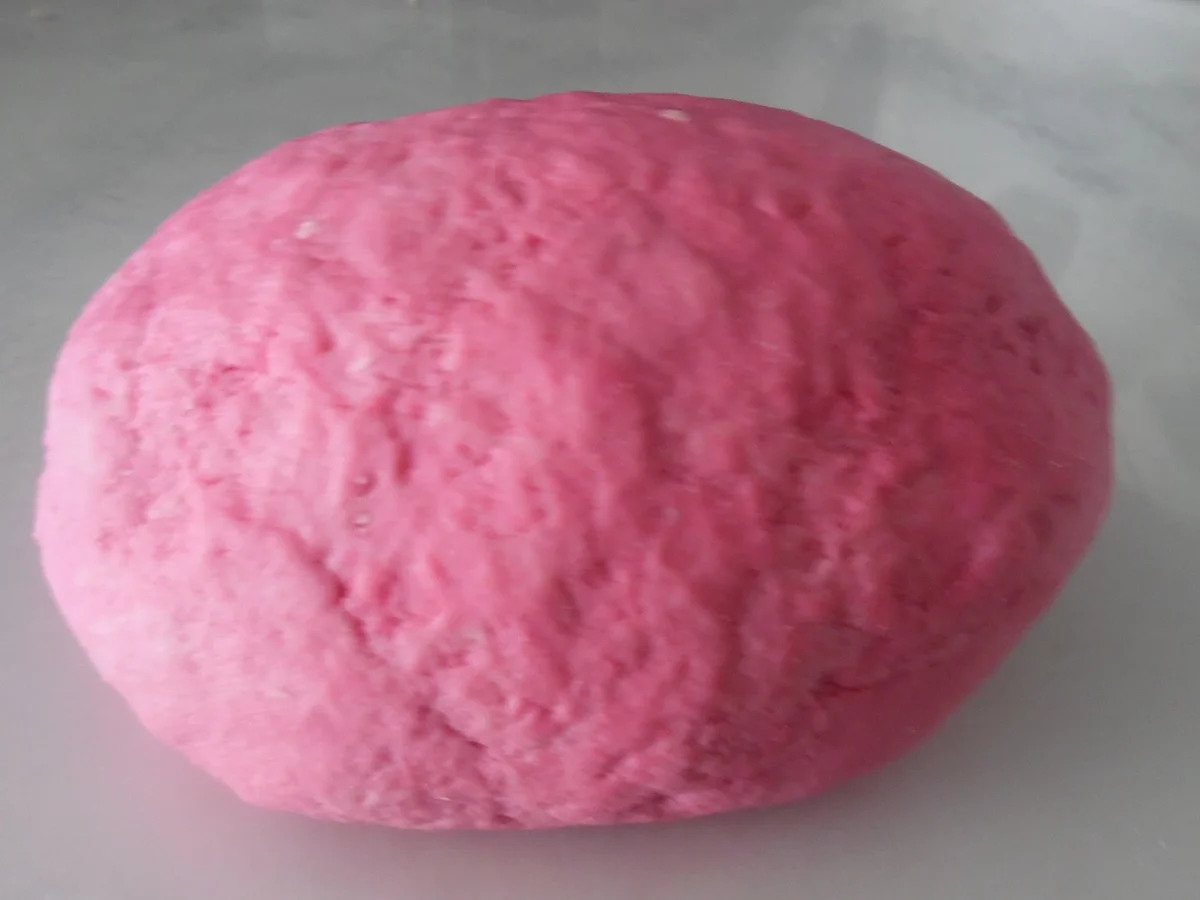 Rezept: Rote-Bete-Ravioli XXL mit zitroniger Safran-Sahnesoße Bild Nr. 6516 Rote-Bete-Ravioli XXL mit zitroniger Safran-Sahnesoße - Rezept - Bild Nr. 6516