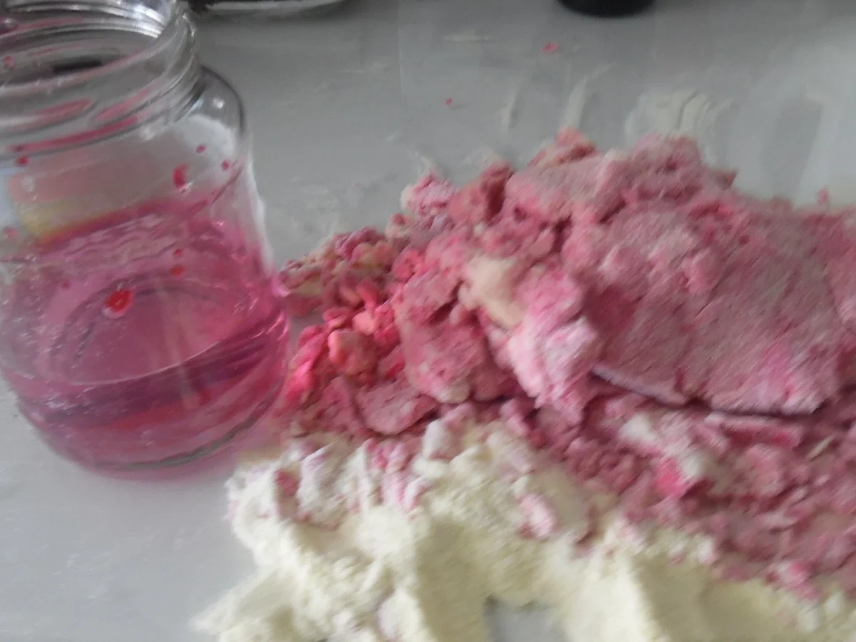 Rezept: Rote-Bete-Ravioli XXL mit zitroniger Safran-Sahnesoße Bild Nr. 6517 Rote-Bete-Ravioli XXL mit zitroniger Safran-Sahnesoße - Rezept - Bild Nr. 6517