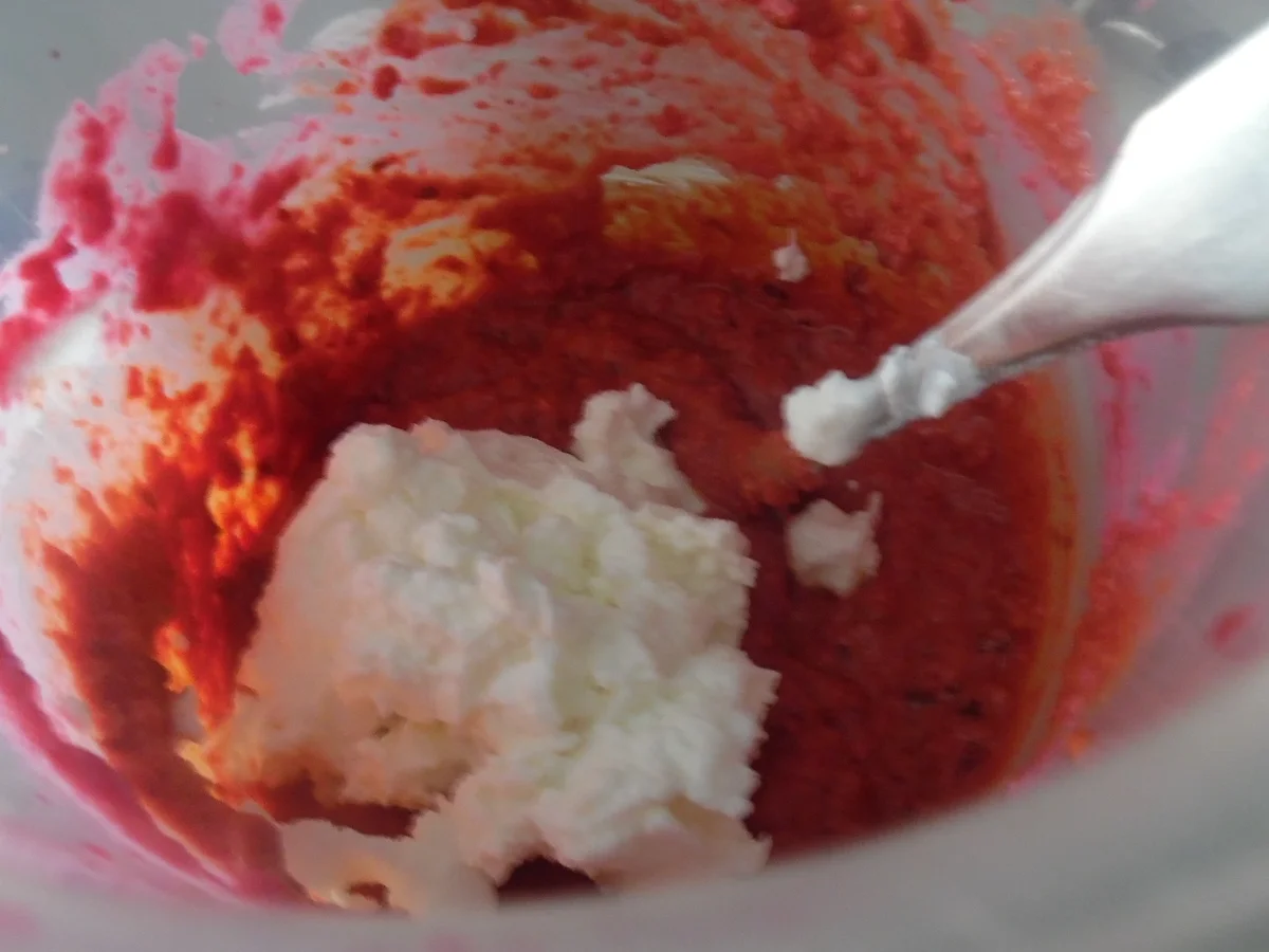 Rezept: Rote-Bete-Ravioli XXL mit zitroniger Safran-Sahnesoße Bild Nr. 6522 Rote-Bete-Ravioli XXL mit zitroniger Safran-Sahnesoße - Rezept - Bild Nr. 6522