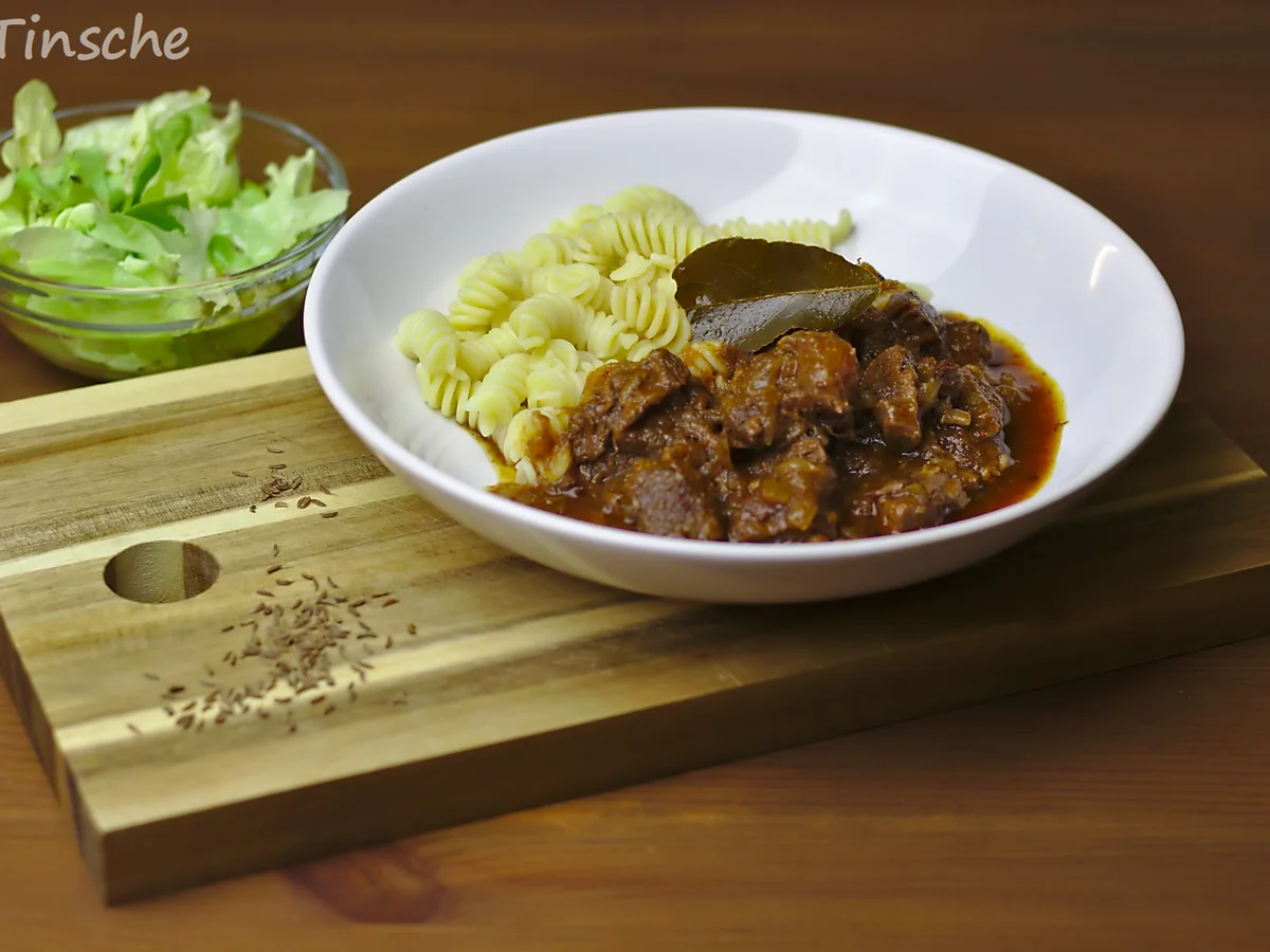 Rezept: Rinder-Zwiebel-Gulasch geschmort im Dampfdrucktopf Bild Nr. 6509 Rinder-Zwiebel-Gulasch geschmort im Dampfdrucktopf - Rezept - Bild Nr. 6509