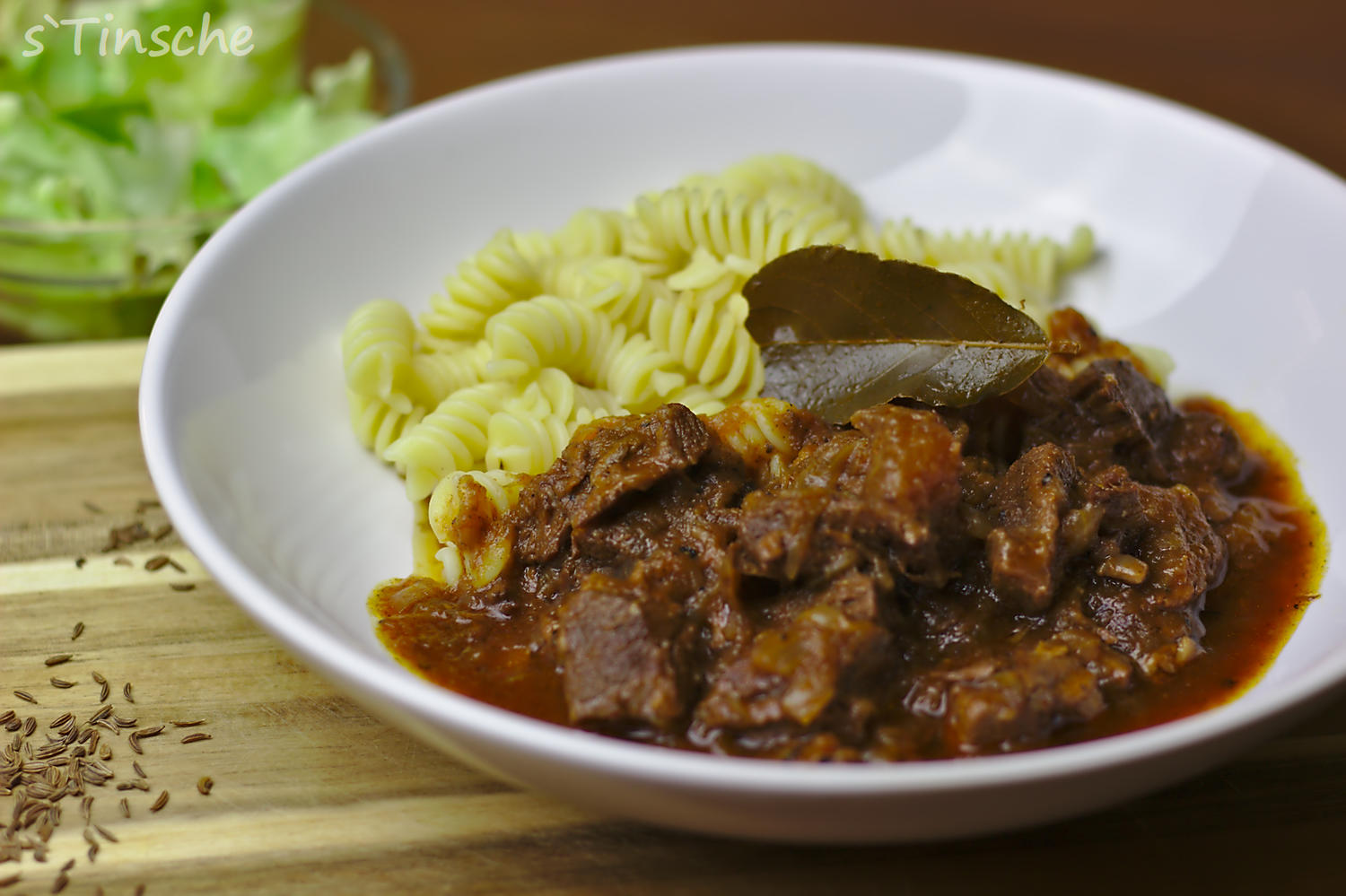 Rinder-Zwiebel-Gulasch geschmort im Dampfdrucktopf - Rezept - kochbar.de