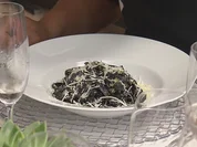 Tagliatelle Nero di Seppia mit Pecorino-Pesto - Rezept - Bild Nr. 2