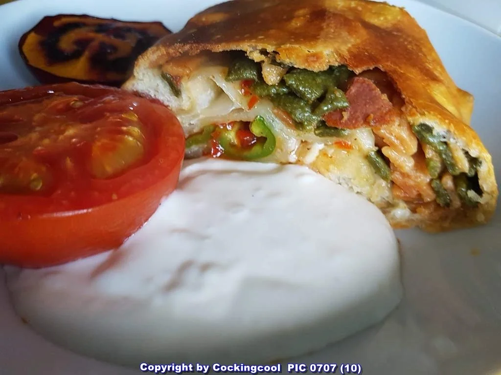 Rezept: Fladenbrot gefüllt (Weizenfladen) Bild Nr. 2 Fladenbrot gefüllt (Weizenfladen) - Rezept - Bild Nr. 2