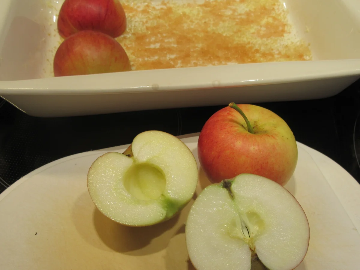 Rezept: Dessert: Bratapfeleis und Eispralinen Bild Nr. 6588 Dessert: Bratapfeleis und Eispralinen - Rezept - Bild Nr. 6588