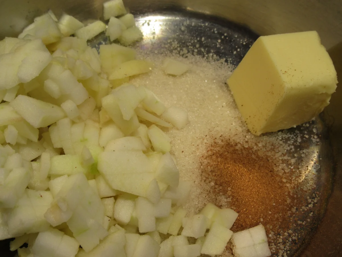 Rezept: Dessert: Bratapfeleis und Eispralinen Bild Nr. 6596 Dessert: Bratapfeleis und Eispralinen - Rezept - Bild Nr. 6596