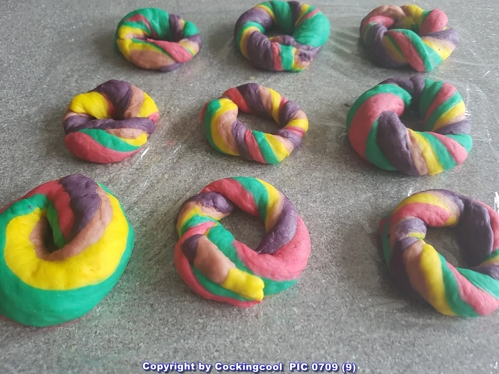 Rezept: Regenbogen Bagel`s (die süsse Variante) Bild Nr. 6593 Regenbogen Bagel`s (die süsse Variante) - Rezept - Bild Nr. 6593