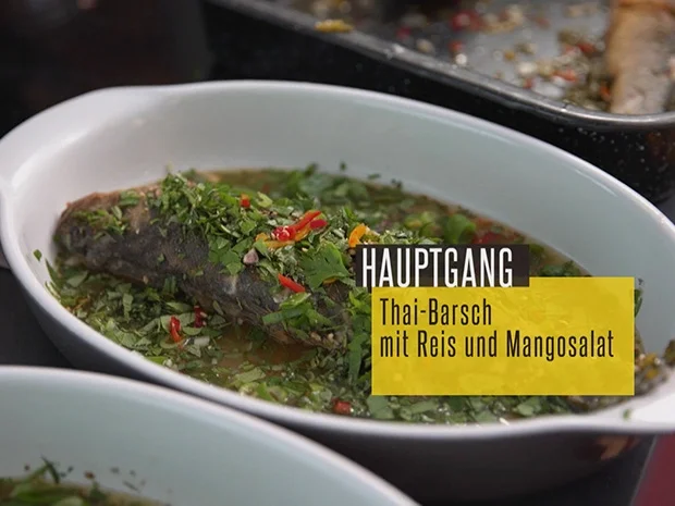 Thai-Barsch gefüllt mit Limetten, Minze und Chili, Reis mit Toppings und Soßen - Rezept - Bild Nr. 2