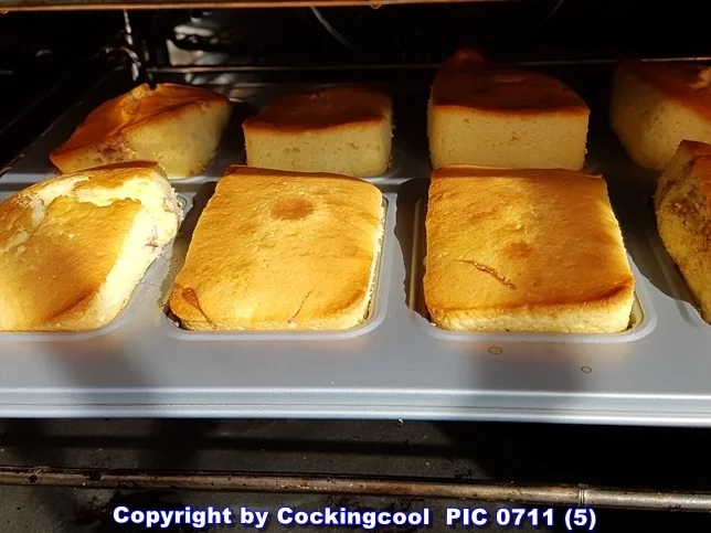 Rezept: Minikasten Amarenakirschkuchen Bild Nr. 6 Minikasten Amarenakirschkuchen - Rezept - Bild Nr. 6