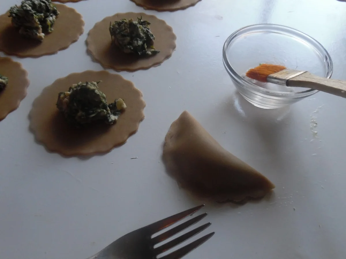 Schlutzkrapfen "bayrische Art" mit Specksoße und Röstzwiebeln - Rezept - Bild Nr. 6605