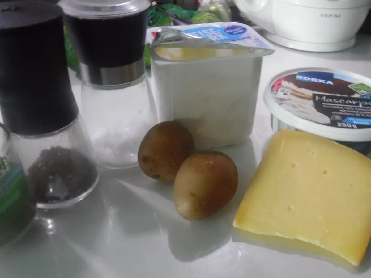 Schlutzkrapfen "bayrische Art" mit Specksoße und Röstzwiebeln - Rezept - Bild Nr. 6609