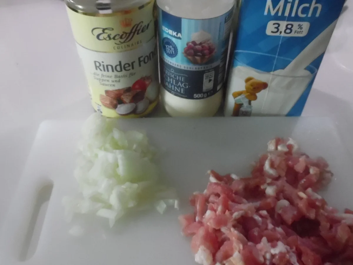 Schlutzkrapfen "bayrische Art" mit Specksoße und Röstzwiebeln - Rezept - Bild Nr. 6617