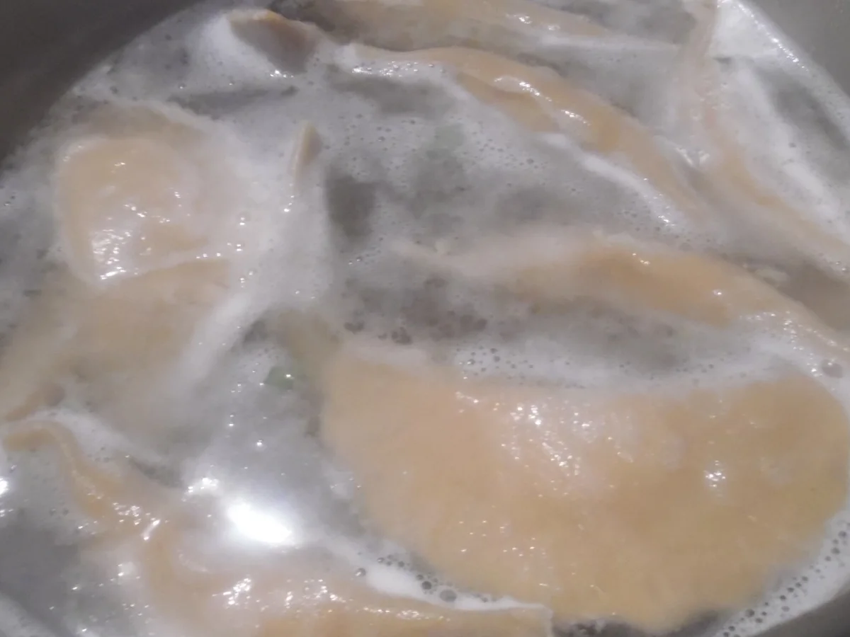 Schlutzkrapfen "bayrische Art" mit Specksoße und Röstzwiebeln - Rezept - Bild Nr. 6619