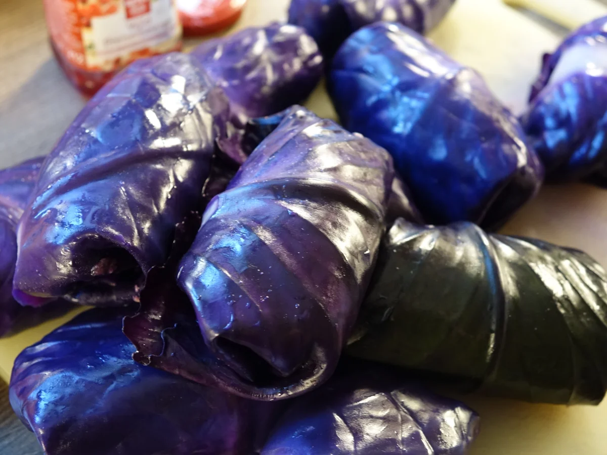 Rotkohlrouladen mit Reh-Speck-Schalotten-Preiselbeer-Füllung - Rezept - Bild Nr. 6610