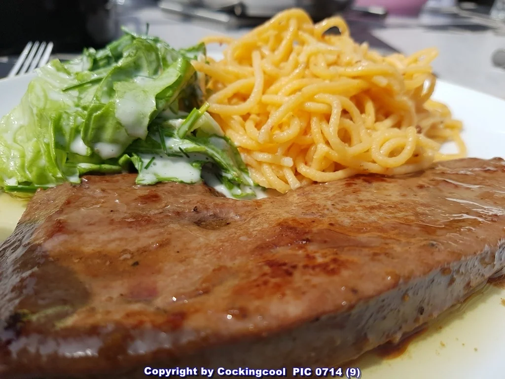 Rezept: Kalbsleber (sautiert) mit Salat und Pasta Bild Nr. 6643 Kalbsleber (sautiert) mit Salat und Pasta - Rezept - Bild Nr. 6643