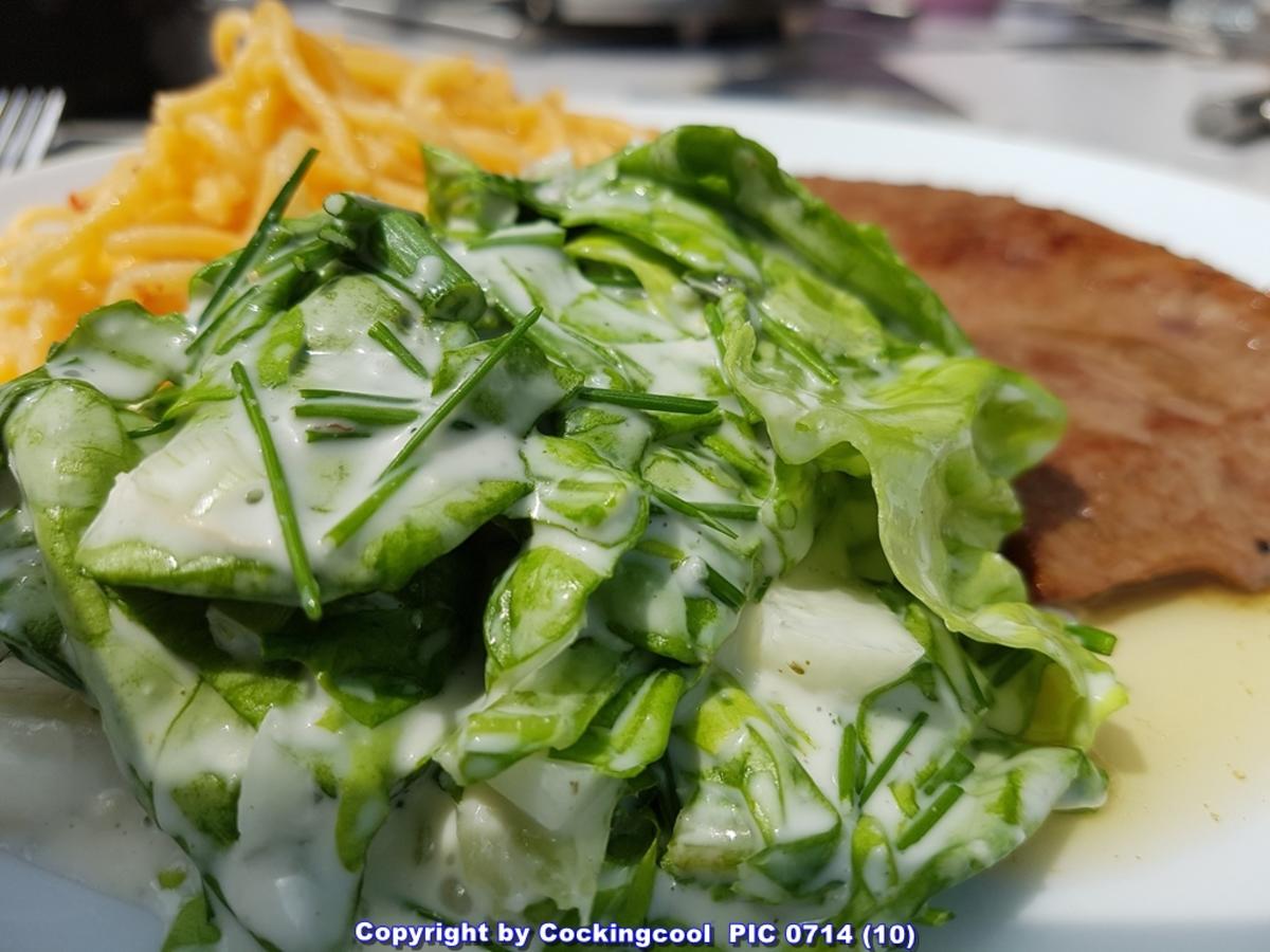 Kalbsleber (sautiert) mit Salat und Pasta - Rezept - Bild Nr. 6644