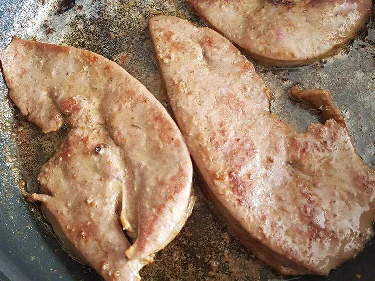 Rezept: Kalbsleber (sautiert) mit Salat und Pasta Bild Nr. 6647 Kalbsleber (sautiert) mit Salat und Pasta - Rezept - Bild Nr. 6647