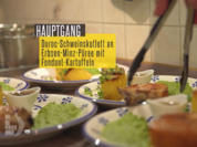 Duroc-Schweinskotelett an Erbsen-Minze-Püree mit Fondant-Kartoffeln - Rezept - Bild Nr. 2