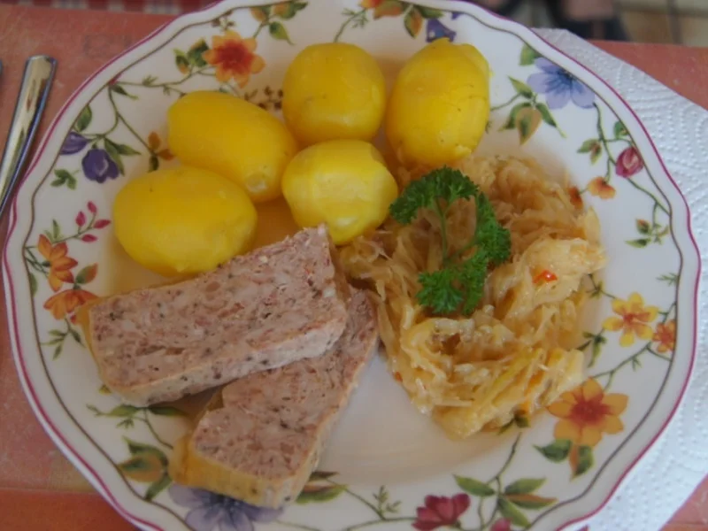 Pellkartoffeldrillinge mit Brägenwurst und pikanten Sauerkraut - Rezept - Bild Nr. 10
