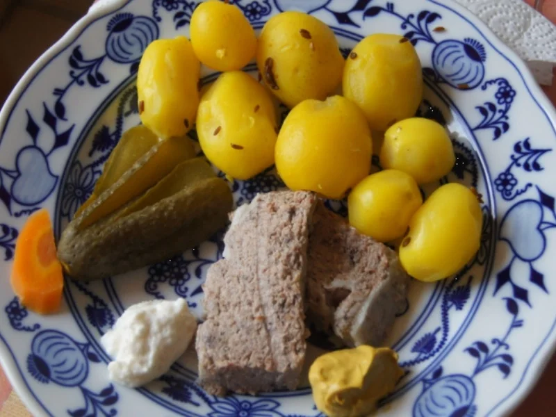 Rezept: Pellkartoffeldrillinge mit Landleberwurst und Gewürzgurke Bild Nr. 6 Pellkartoffeldrillinge mit Landleberwurst und Gewürzgurke - Rezept - Bild Nr. 6