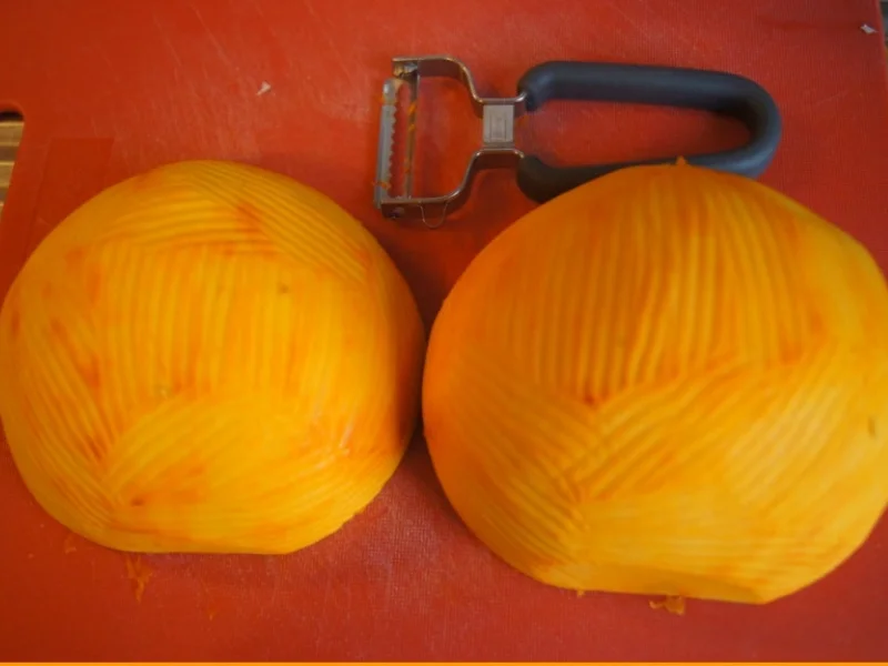 Kürbiscremesuppe mit Kokosmilch und Hähnchenfleischeinlage - Rezept - Bild Nr. 6650