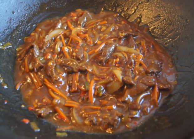 Chinesisches Rindfleisch mit Gemüse und Basmati Reis - Rezept - kochbar.de