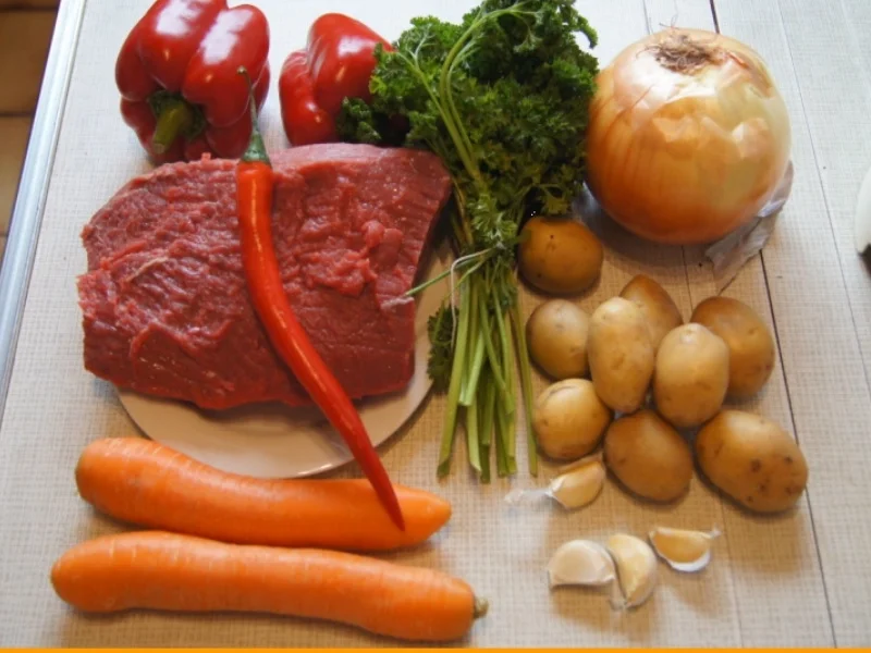 Rezept: Gulascheintopf ungarischer Art Bild Nr. 6638 Gulascheintopf ungarischer Art - Rezept - Bild Nr. 6638