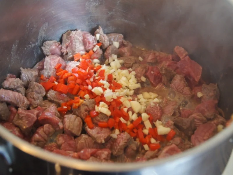 Rezept: Gulascheintopf ungarischer Art Bild Nr. 6646 Gulascheintopf ungarischer Art - Rezept - Bild Nr. 6646