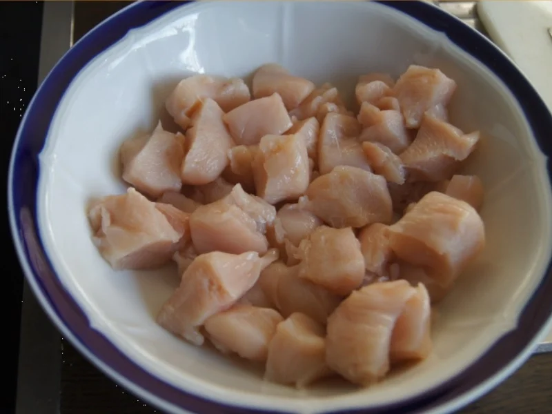 Ausgebackene Hähnchenbrustfiletwürfel mit Ei-Gemüse-Mie-Nudeln - Rezept - Bild Nr. 6639