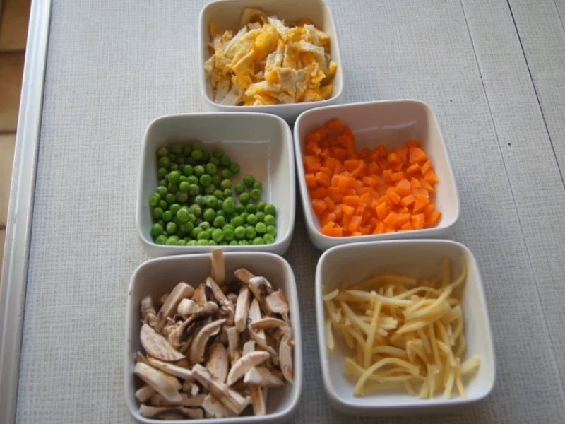 Ausgebackene Hähnchenbrustfiletwürfel mit Ei-Gemüse-Mie-Nudeln - Rezept - Bild Nr. 6650