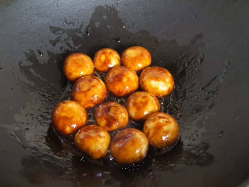 Ente auf Gemüsebett mit Erdnusssauce, Champignons und gelber Basmatireis - Rezept - Bild Nr. 15