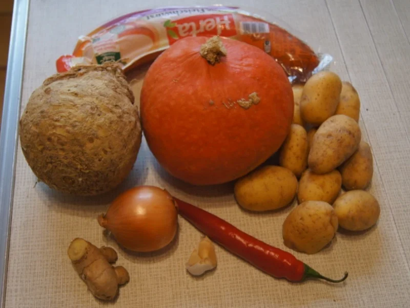Kürbis-Kartoffel-Sellerie-Eintopf mit herzhafter Einlage - Rezept - Bild Nr. 6638