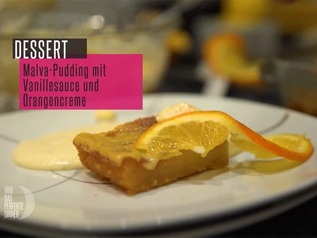 Malva-Pudding mit Vanillesoße und Orangencreme - Rezept - Bild Nr. 2