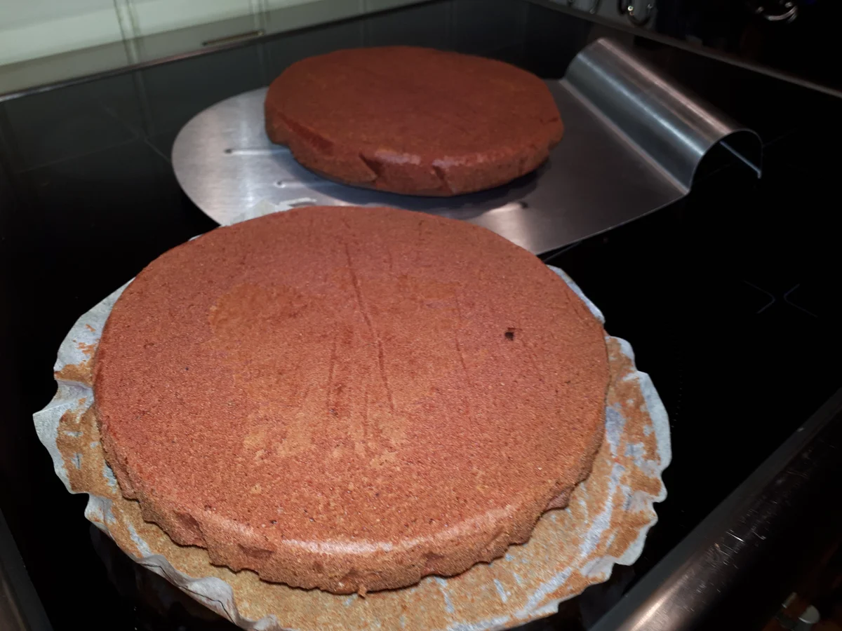 BiNe` S BLUTIGER ROTER SAMTKUCHEN - Rezept - Bild Nr. 2