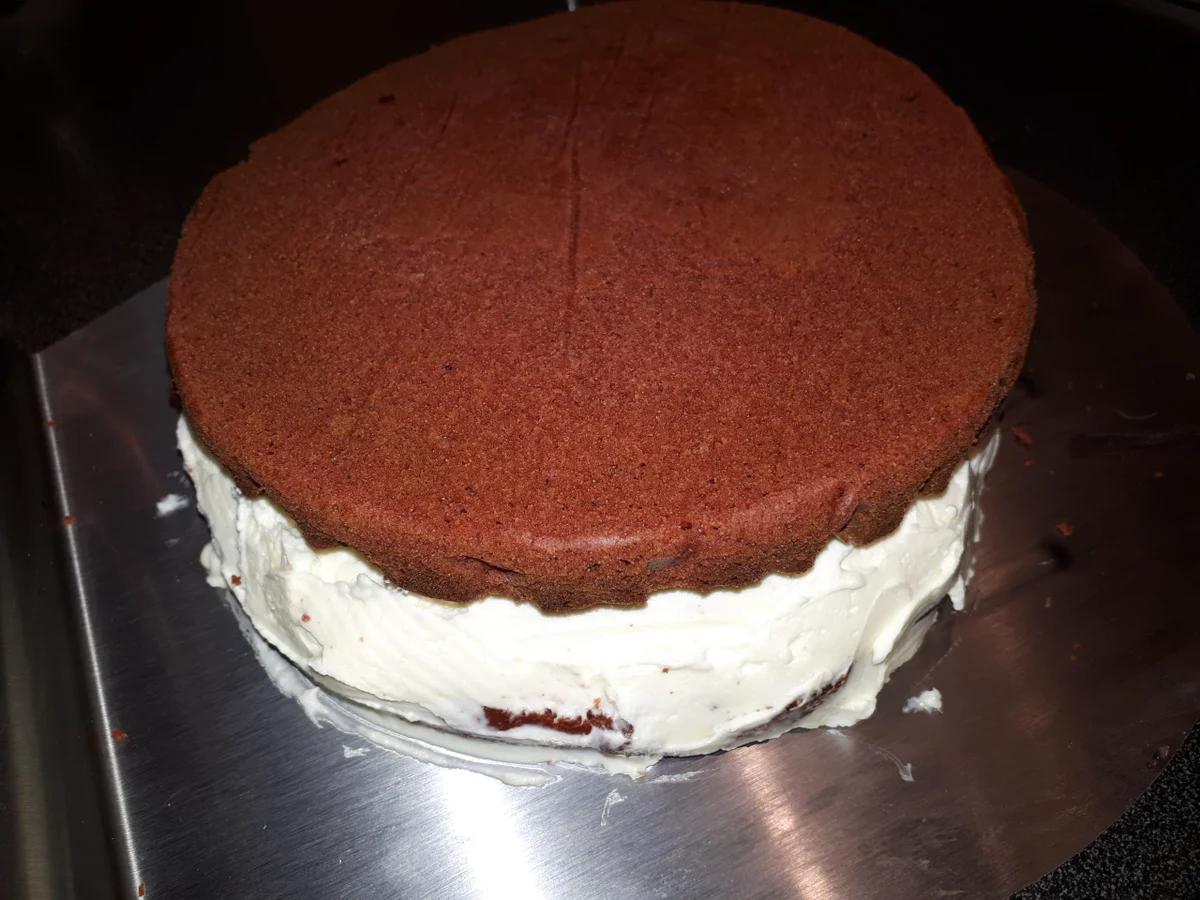 BiNe` S BLUTIGER ROTER SAMTKUCHEN - Rezept - Bild Nr. 3