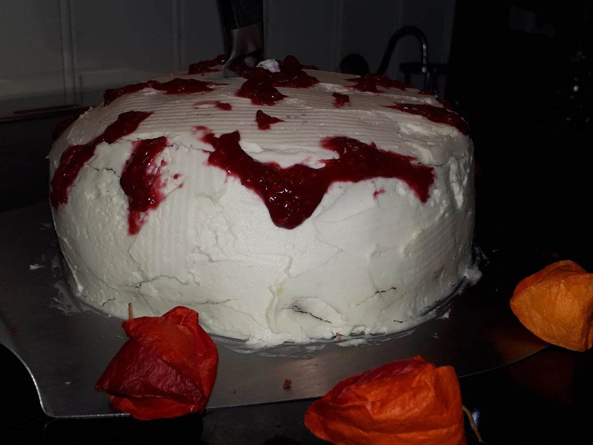 BiNe` S BLUTIGER ROTER SAMTKUCHEN - Rezept - Bild Nr. 6644