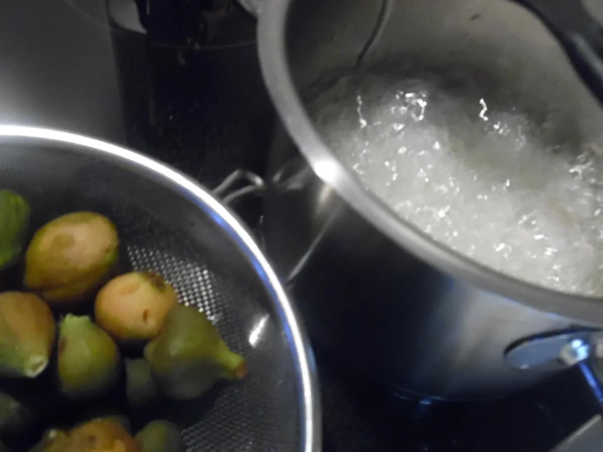 Rezept: Karamellisierte grüne Baby-Feigen Bild Nr. 6646 Karamellisierte grüne Baby-Feigen - Rezept - Bild Nr. 6646