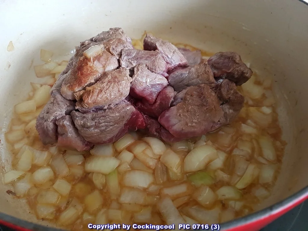 Rindergulasch mit versch. Gemüse aus dem Garten und Kartoffeln - Rezept - Bild Nr. 6645