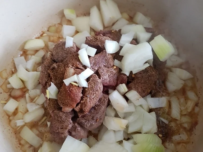 Rindergulasch mit versch. Gemüse aus dem Garten und Kartoffeln - Rezept - Bild Nr. 6647