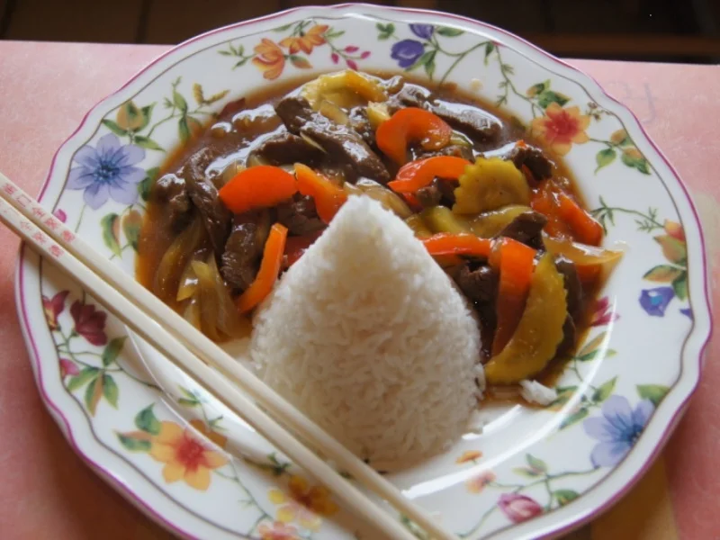 Rindfleisch mit Paprika, Zucchini, Zwiebeln und Basmati-Reis - Rezept - Bild Nr. 2