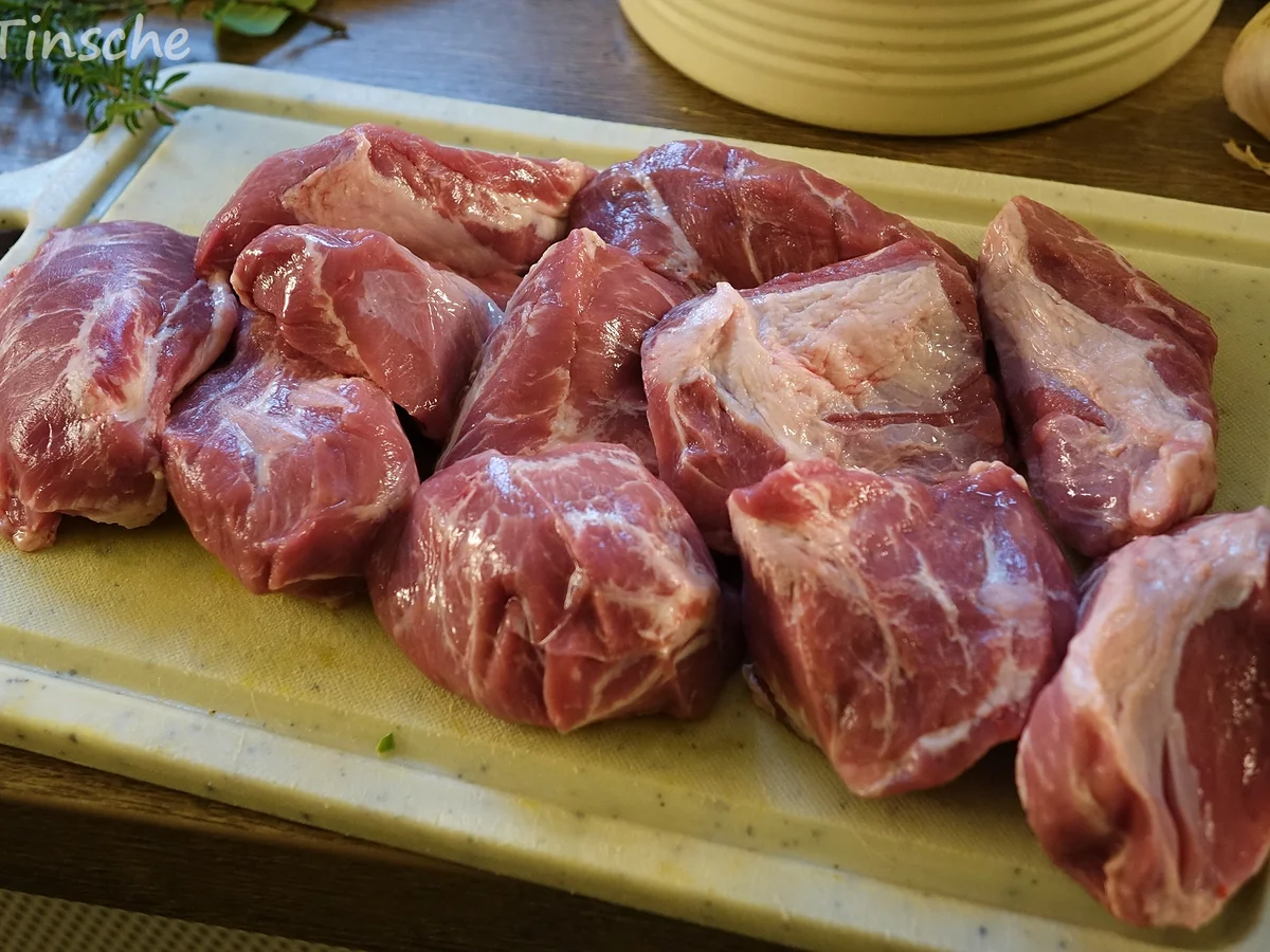 Rezept: Schweinebäckchen in Pinot Noir geschmort Bild Nr. 6648 Schweinebäckchen in Pinot Noir geschmort - Rezept - Bild Nr. 6648