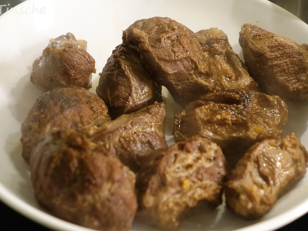 Rezept: Schweinebäckchen in Pinot Noir geschmort Bild Nr. 6661 Schweinebäckchen in Pinot Noir geschmort - Rezept - Bild Nr. 6661