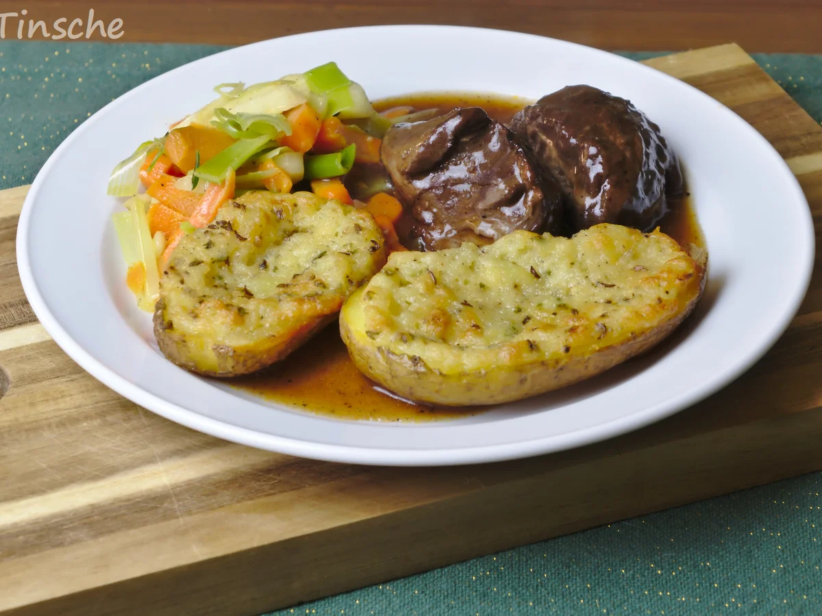 Rezept: Schweinebäckchen in Pinot Noir geschmort Bild Nr. 6668 Schweinebäckchen in Pinot Noir geschmort - Rezept - Bild Nr. 6668